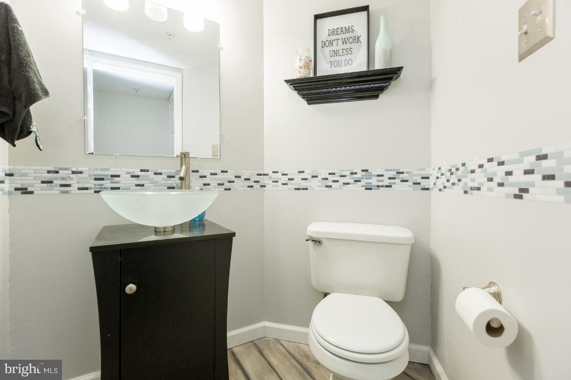 42912 Golf View Drive Chantilly, VA 20152 - Photo 31 of 39 Lower Level Powder Room