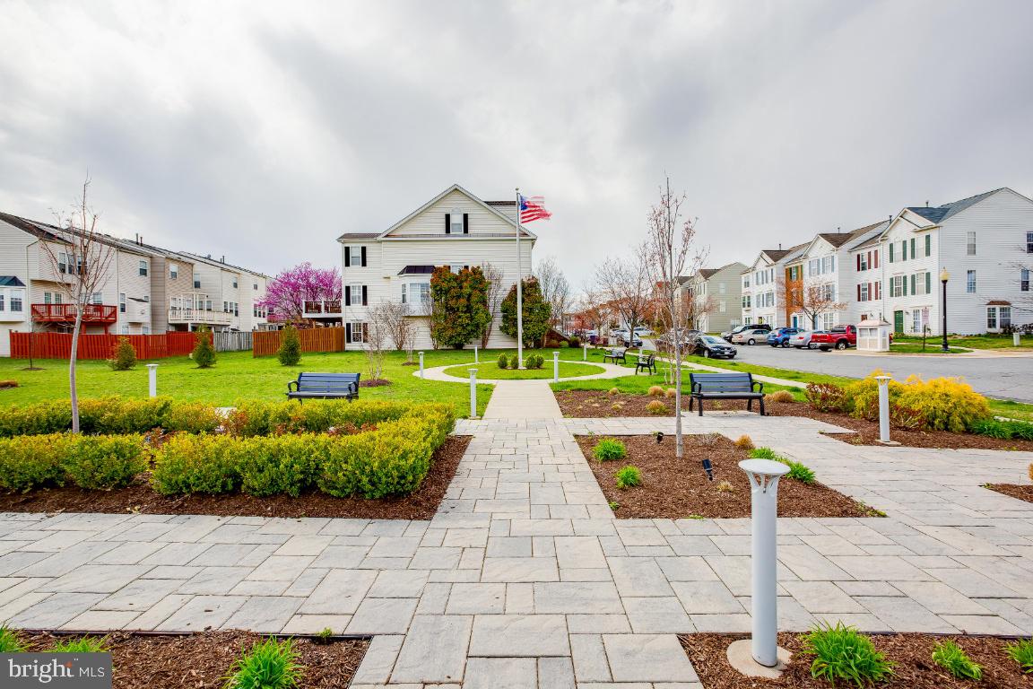 42912 Golf View Drive Chantilly, VA 20152 - Photo 38 of 39 Community View