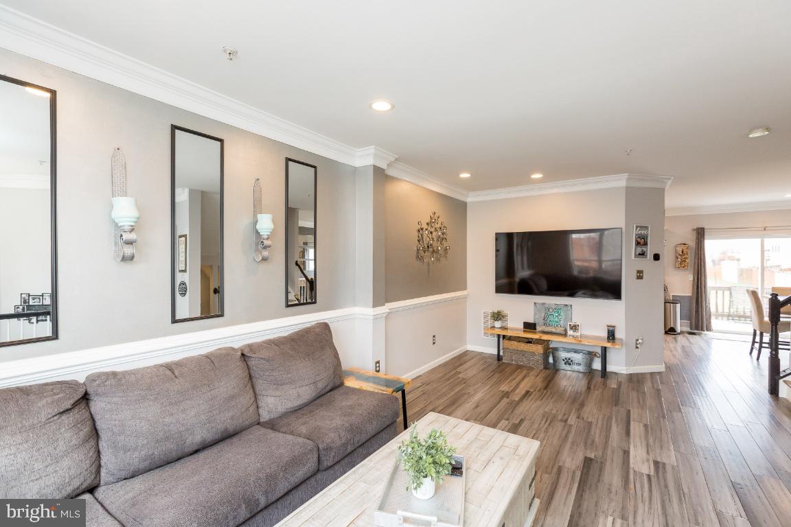 42912 Golf View Drive Chantilly, VA 20152 - Photo 4 of 39 Living to Kitchen - Dining