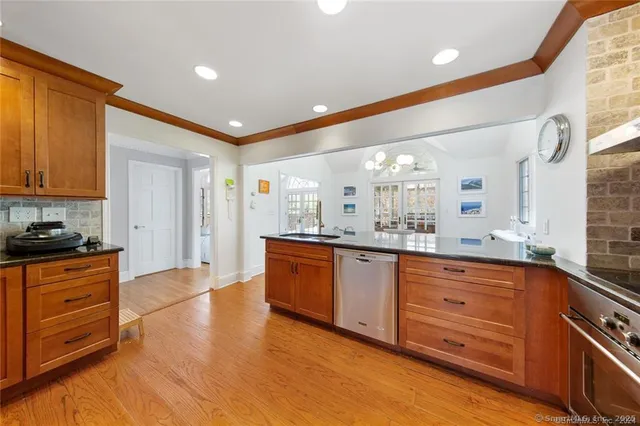 $12,000 | 41 Burr Farms Road, Westport, CT 06880