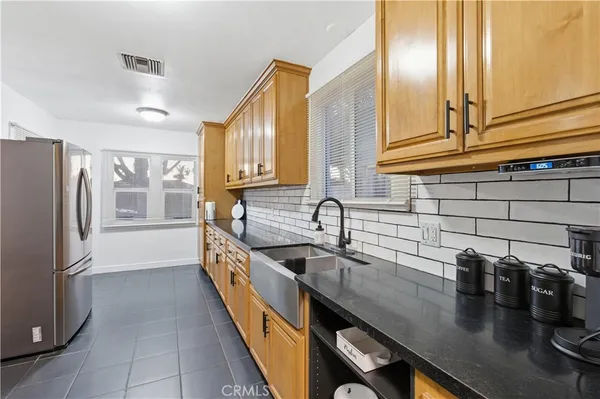 $799,999 | 718 South Poinsettia Avenue, Compton, CA 90221