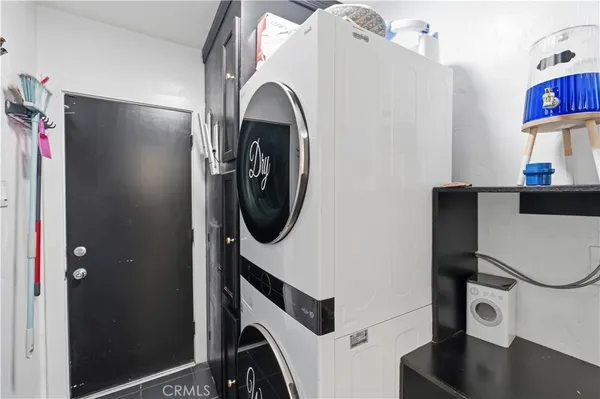 $799,999 | 718 South Poinsettia Avenue, Compton, CA 90221