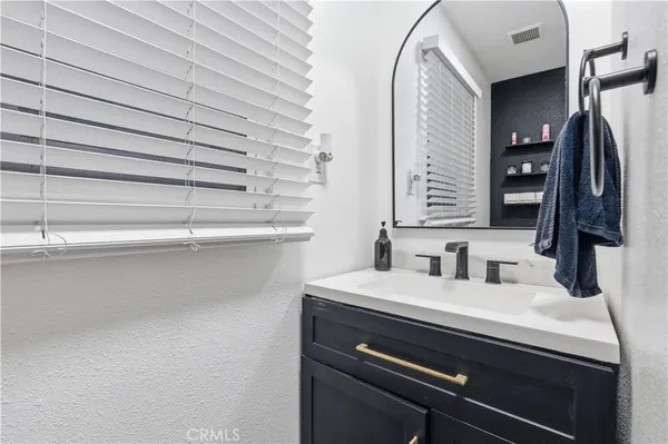 $799,999 | 718 South Poinsettia Avenue, Compton, CA 90221