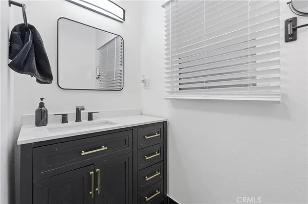 $799,999 | 718 South Poinsettia Avenue, Compton, CA 90221