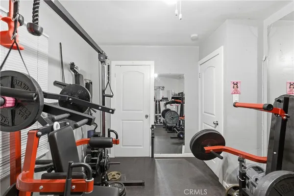 $799,999 | 718 South Poinsettia Avenue, Compton, CA 90221