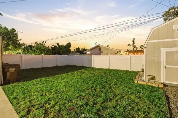 $799,999 | 718 South Poinsettia Avenue, Compton, CA 90221