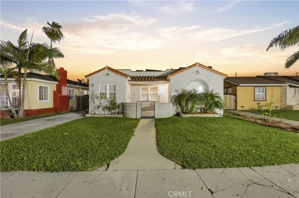 $799,999 | 718 South Poinsettia Avenue, Compton, CA 90221