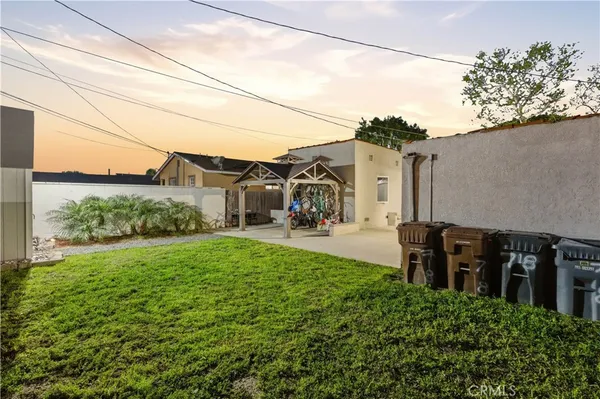 $799,999 | 718 South Poinsettia Avenue, Compton, CA 90221