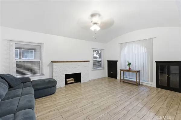 $799,999 | 718 South Poinsettia Avenue, Compton, CA 90221