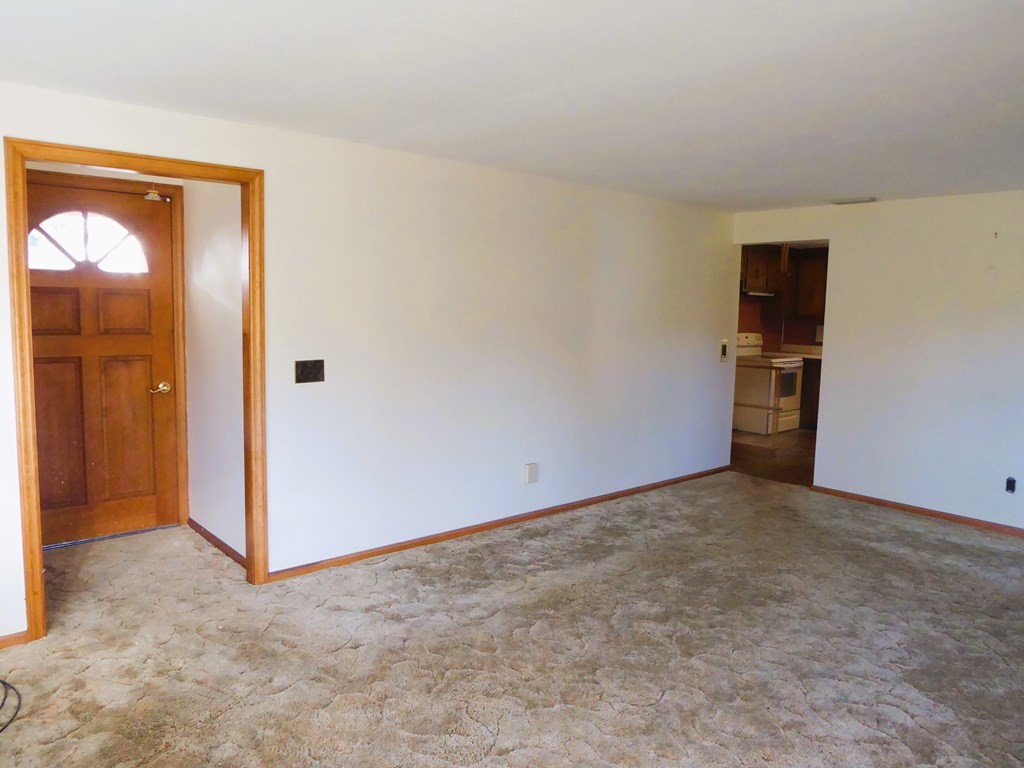 24 Ranger Street South Hadley, MA 01075 - Photo 5 of 33 Gallery Image 5