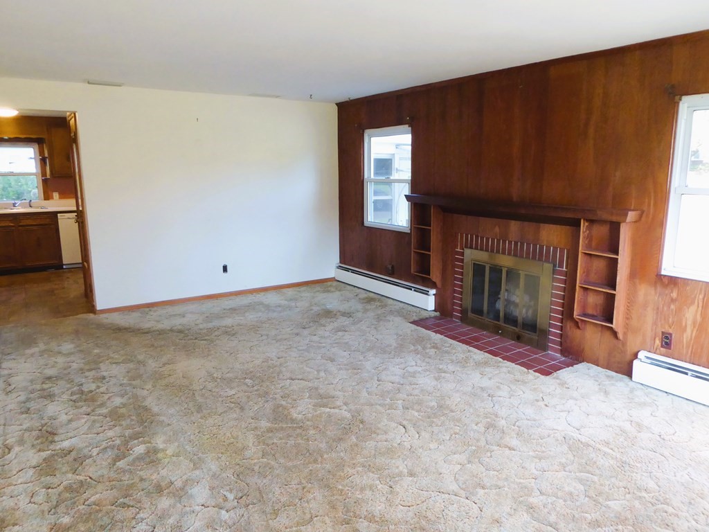 24 Ranger Street South Hadley, MA 01075 - Photo 6 of 33 Gallery Image 6