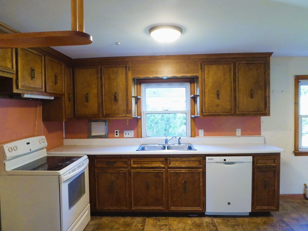 24 Ranger Street South Hadley, MA 01075 - Photo 9 of 33 Gallery Image 9