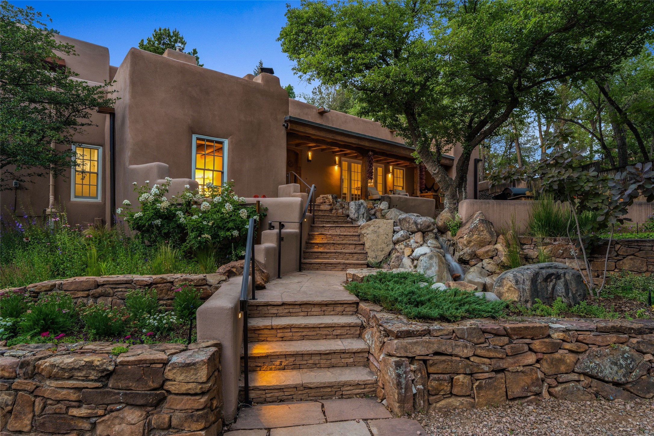 541 Camino Rancheros Santa Fe, NM 87505 - Photo 4 of 42