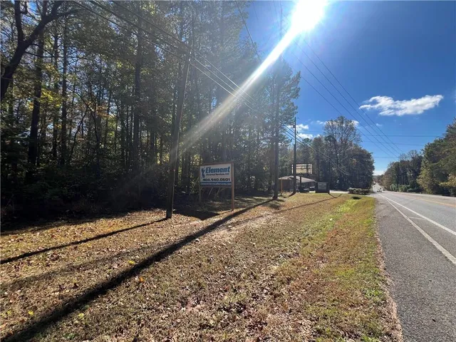 a view of a backyard of the house