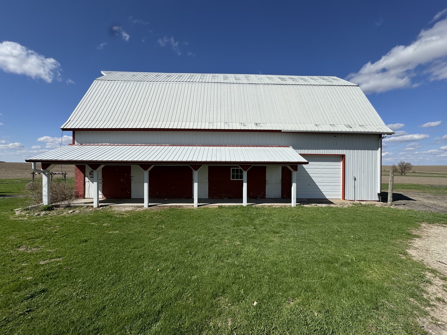 4340 230th Street Walcott, IA 52773 - Photo 53 of 67 a house view with a garden space