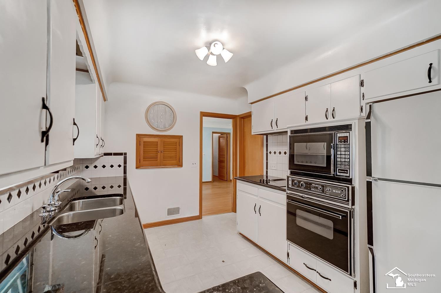 2269 Smith Road Temperance, MI 48182 - Photo 17 of 37