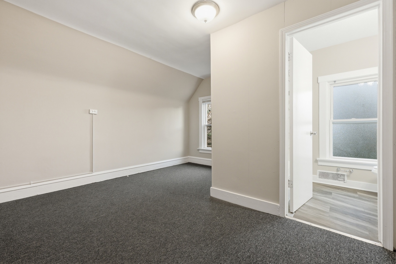 835 Oak Street Elgin, IL 60123 - Photo 22 of 41 a view of a room with an empty space