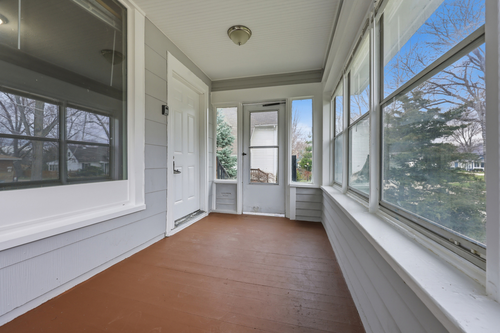 835 Oak Street Elgin, IL 60123 - Photo 4 of 41 a view of room with window