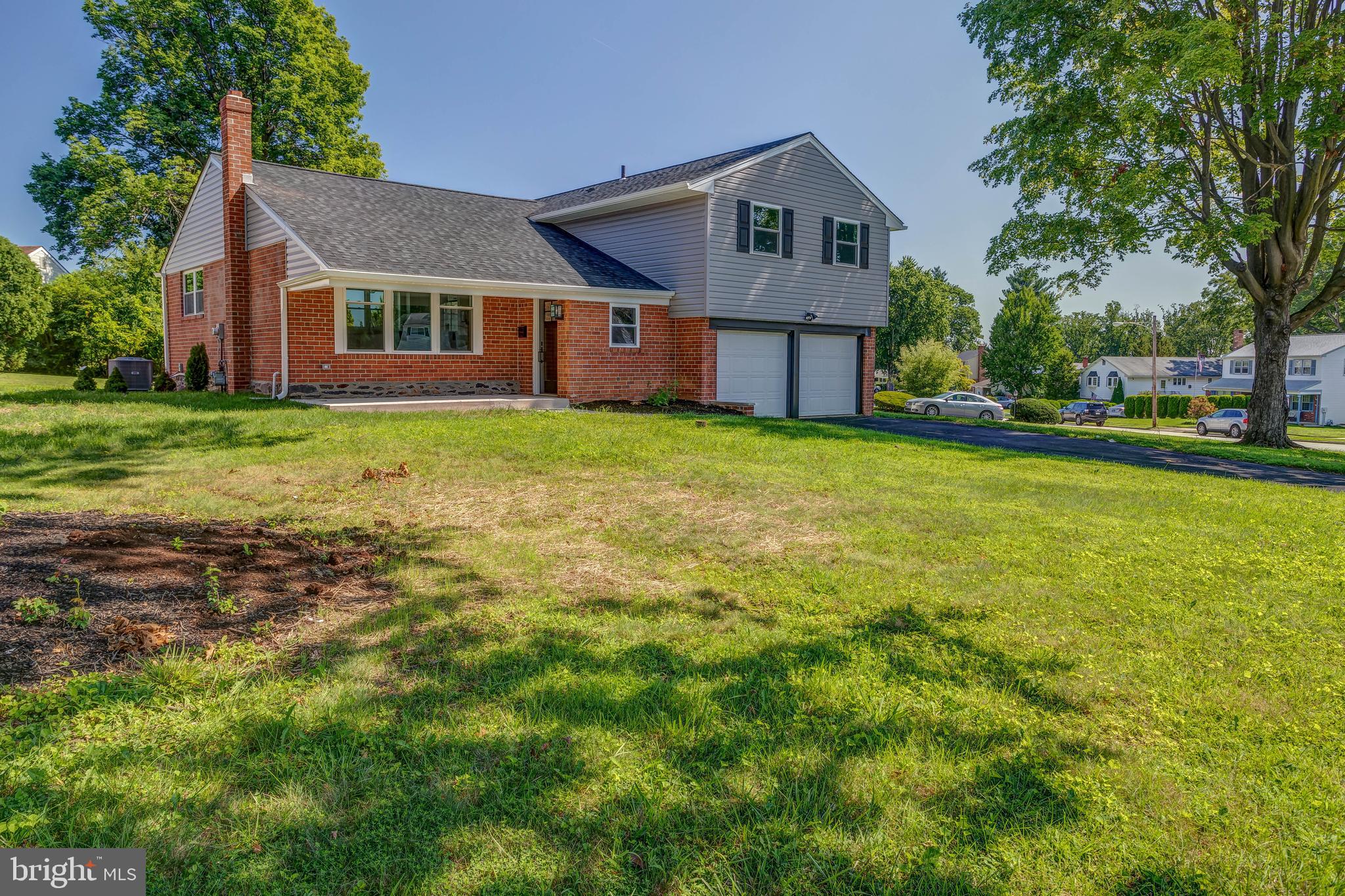 214 Hemlock Lane Springfield, PA 19064 - Photo 3 of 48