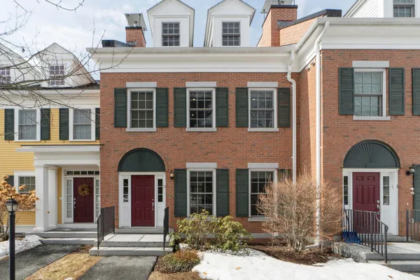 $849,000 | 235 Main Street, Unit 2, Norwich, VT 05055