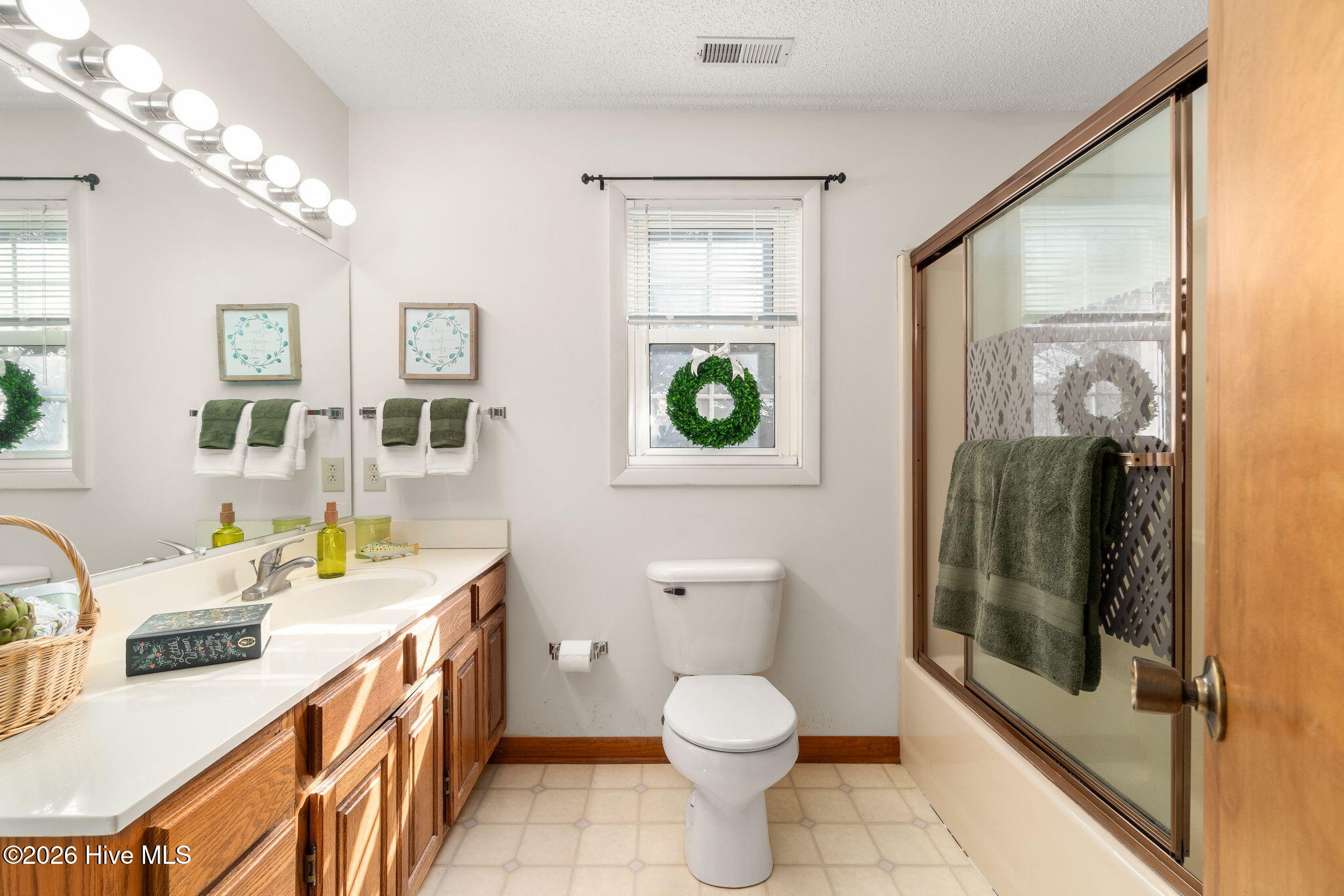 175 Cedar Lane Newport, NC 28570 - Photo 15 of 30 upstairs bathroom