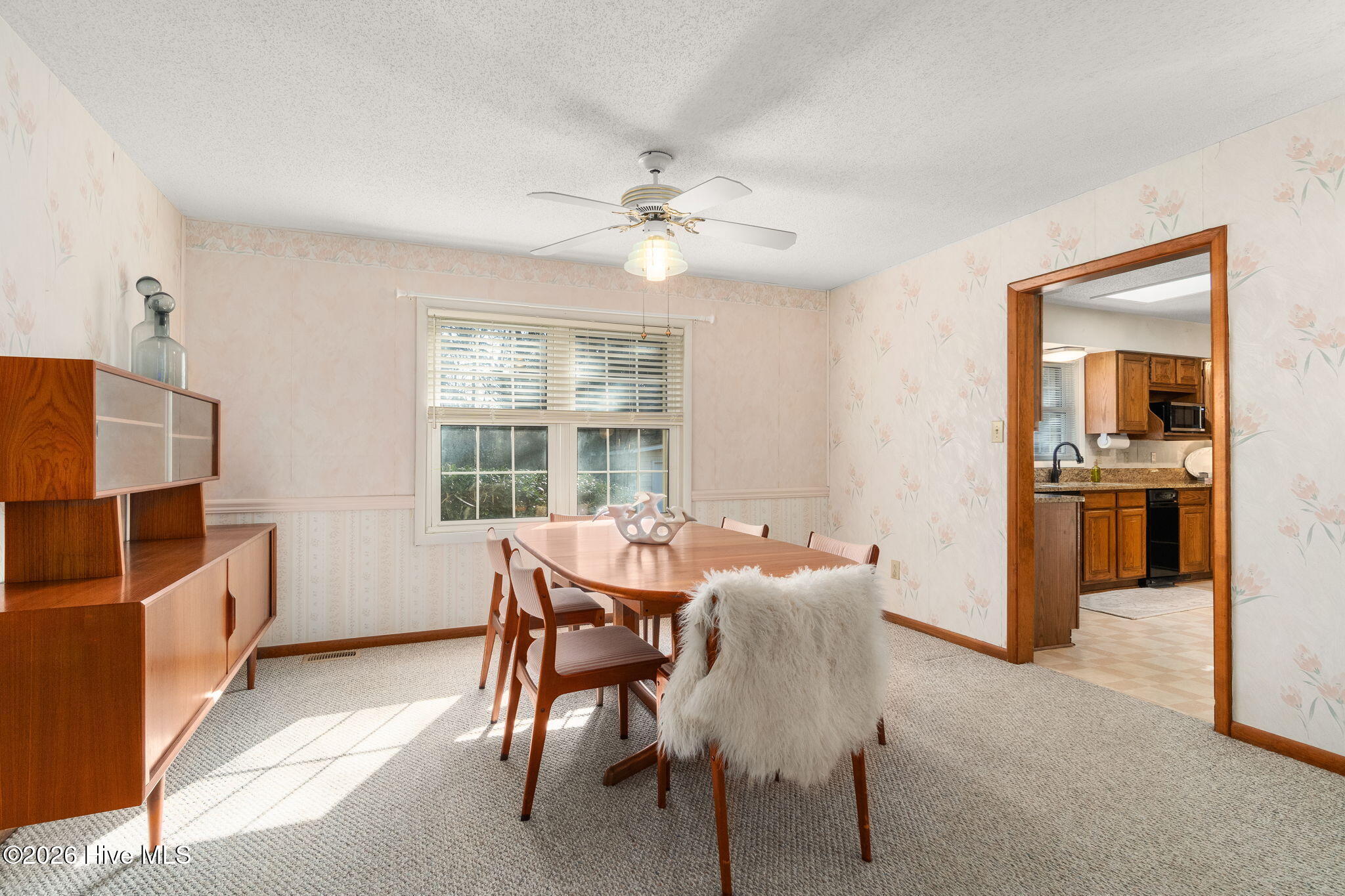 175 Cedar Lane Newport, NC 28570 - Photo 5 of 30 dining room 1