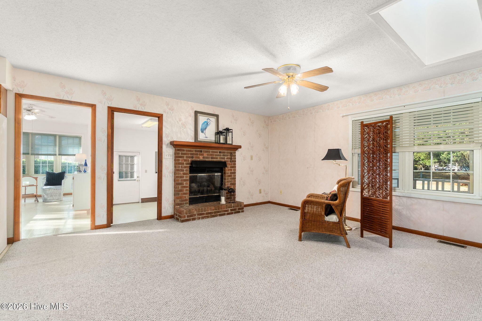 175 Cedar Lane Newport, NC 28570 - Photo 8 of 30 family room 1 fireplace