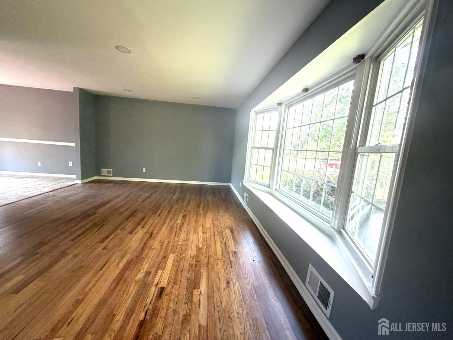 434 Plainfield Road Edison, NJ 08820 - Photo 9 of 33