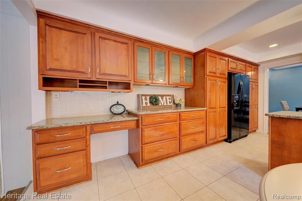 654 Old Perch Road Rochester Hills, MI 48309 - Photo 16 of 61