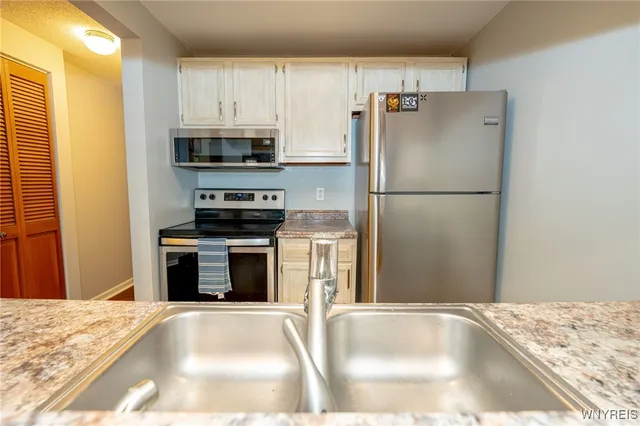 $189,900 | 4745 Chestnut Ridge Road, Unit 12, Amherst, NY 14228