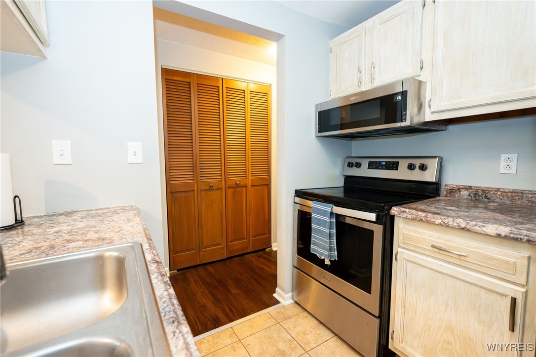 4745 Chestnut Ridge Road, Unit 12 Amherst, NY 14228 - Photo 13 of 41