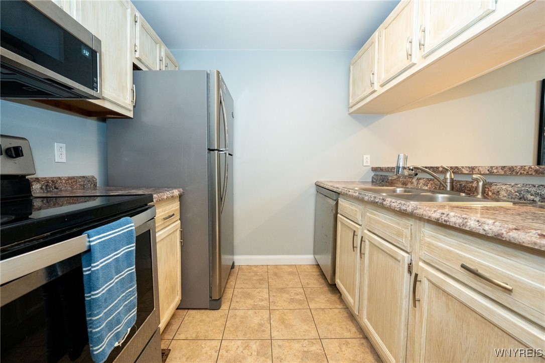 4745 Chestnut Ridge Road, Unit 12 Amherst, NY 14228 - Photo 8 of 41