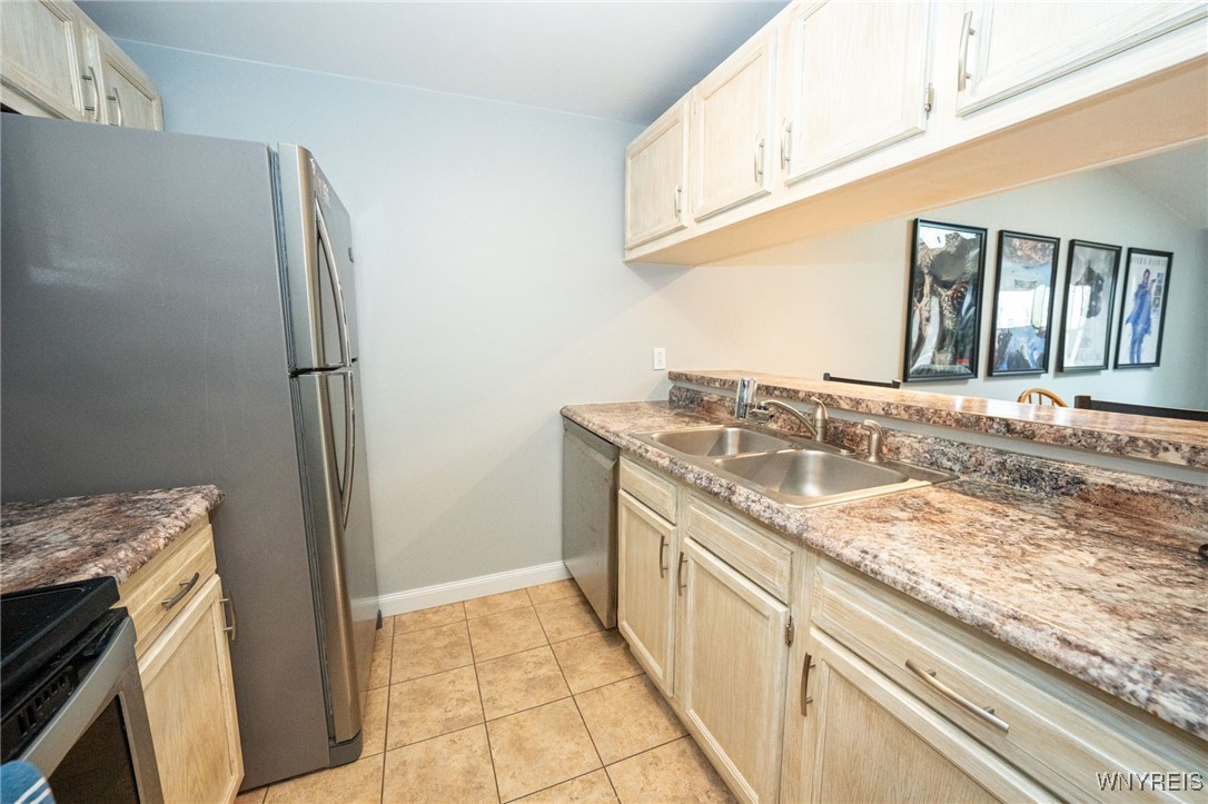 4745 Chestnut Ridge Road, Unit 12 Amherst, NY 14228 - Photo 9 of 41