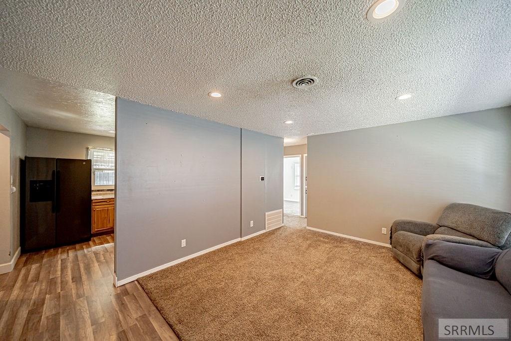 1040 Everett Avenue Pocatello, ID 83201 - Photo 8 of 37