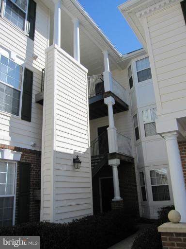 25252 Riffleford Square, Unit 303 Chantilly, VA 20152 - Photo 12 of 15 Exterior (General)