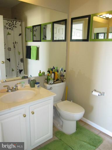 25252 Riffleford Square, Unit 303 Chantilly, VA 20152 - Photo 6 of 15 Bath (Master)