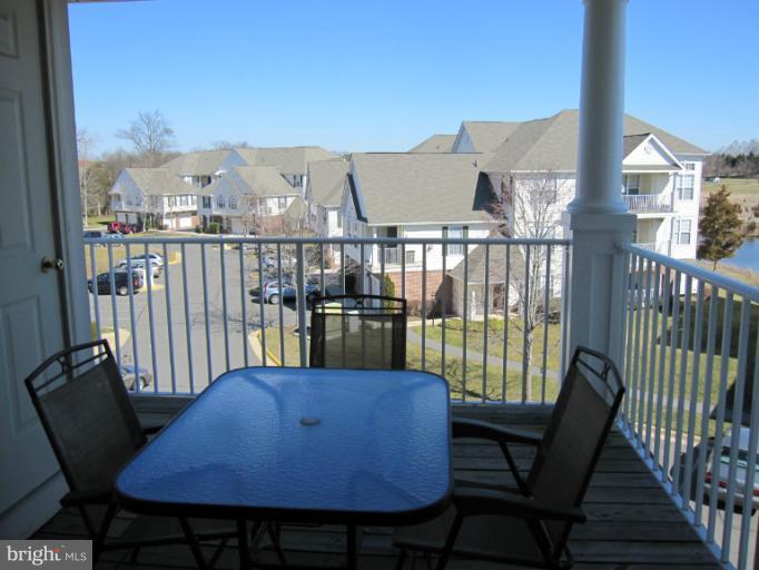 25252 Riffleford Square, Unit 303 Chantilly, VA 20152 - Photo 9 of 15 Exterior (Rear)