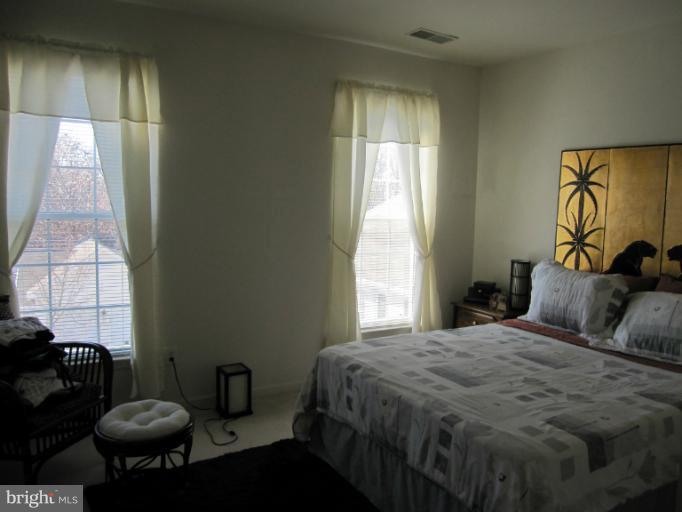 25252 Riffleford Square, Unit 303 Chantilly, VA 20152 - Photo 10 of 15 Bedroom