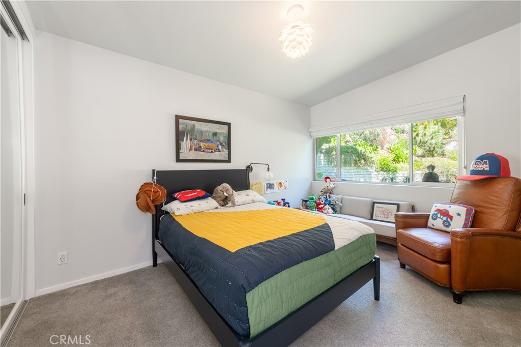 15626 Royal Ridge Road Sherman Oaks, CA 91403 - Photo 24 of 33