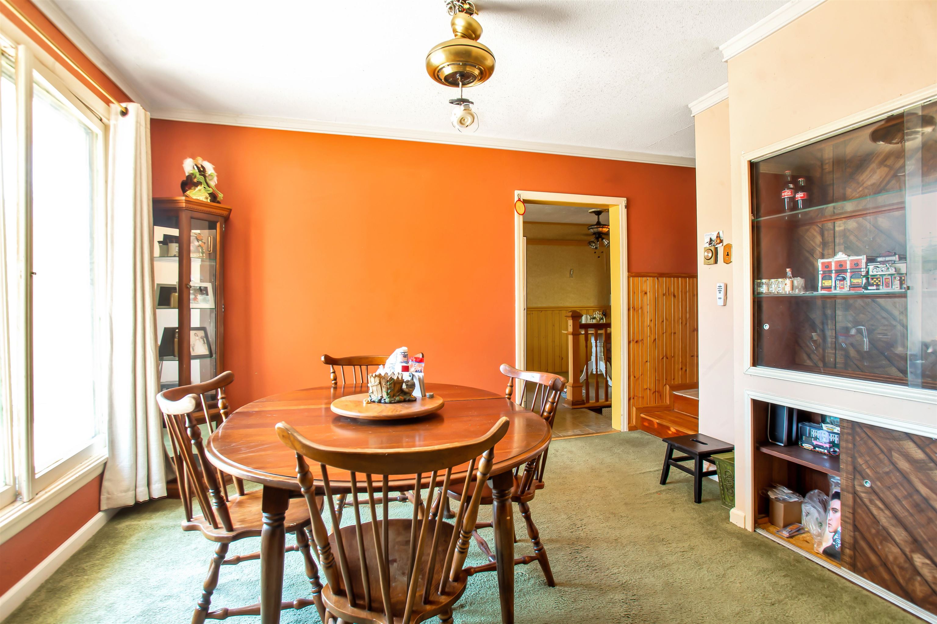 210 South Railroad Avenue Rio Grande, NJ 08242 - Photo 9 of 36 a dining room with furniture and window