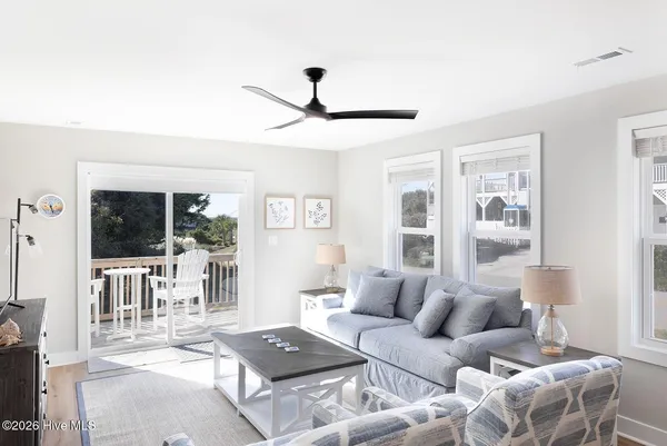 $889,000 | 102 Fairfax Road, Emerald Isle, NC 28594