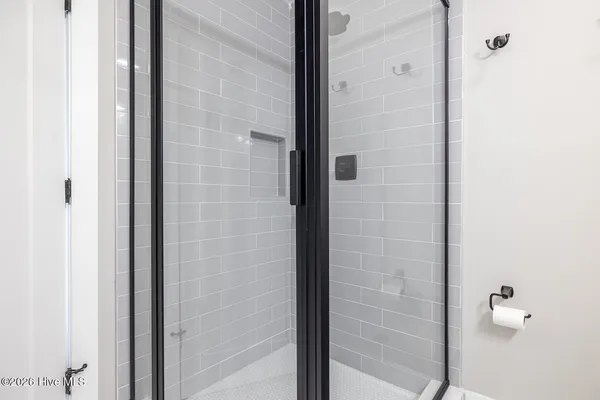 $889,000 | 102 Fairfax Road, Emerald Isle, NC 28594