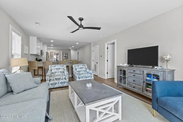 $889,000 | 102 Fairfax Road, Emerald Isle, NC 28594