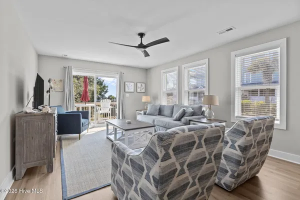 $889,000 | 102 Fairfax Road, Emerald Isle, NC 28594