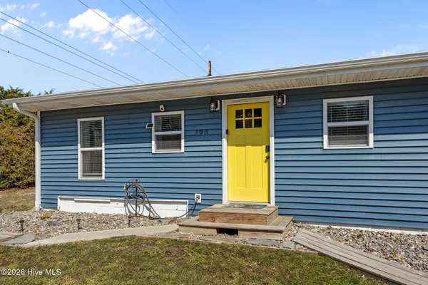 $889,000 | 102 Fairfax Road, Emerald Isle, NC 28594