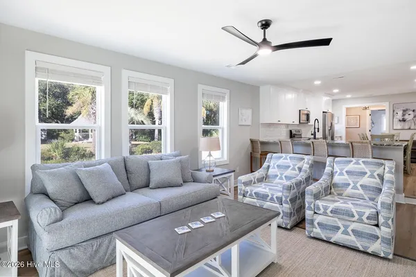 $889,000 | 102 Fairfax Road, Emerald Isle, NC 28594