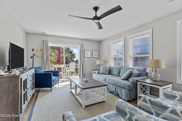 $889,000 | 102 Fairfax Road, Emerald Isle, NC 28594