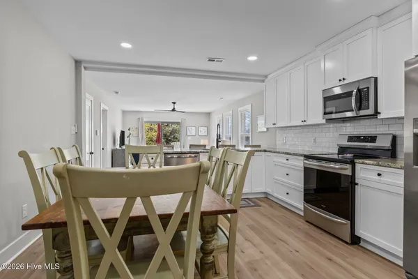 $889,000 | 102 Fairfax Road, Emerald Isle, NC 28594