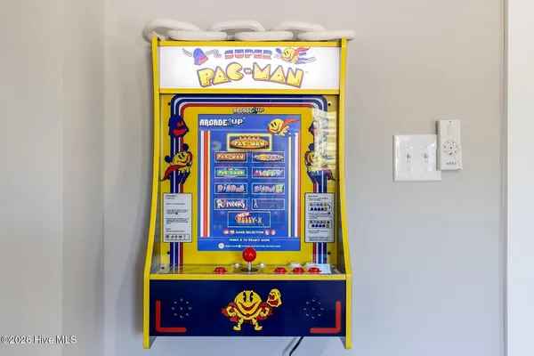 $889,000 | 102 Fairfax Road, Emerald Isle, NC 28594