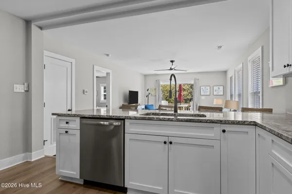 $889,000 | 102 Fairfax Road, Emerald Isle, NC 28594